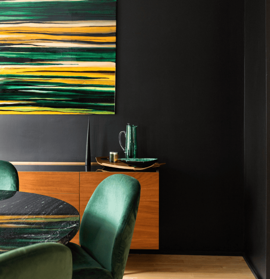 salle a diner noire vert buffet de bois