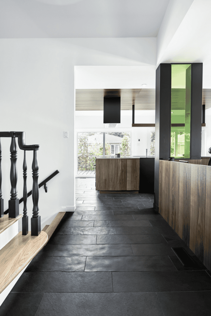 plancher ardoise escalier et cuisine