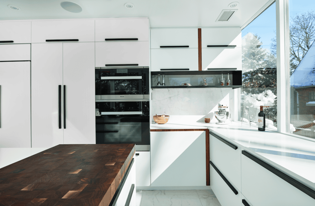 cuisine blanche moderne, renovation, espace, fermée